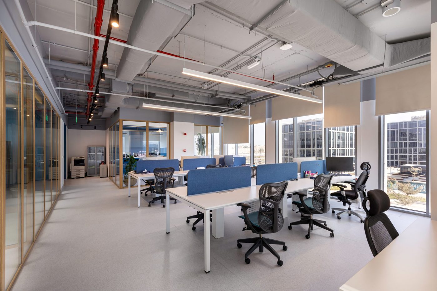T-CAP open-plan office workspace